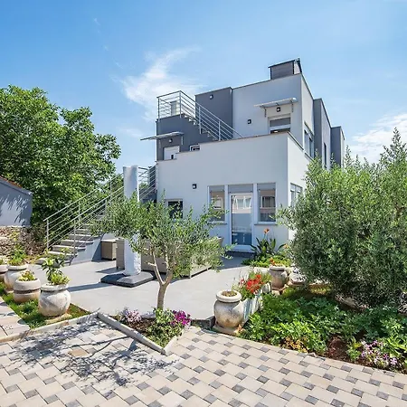 Grosse Dachterrasse Mit Meerblick *